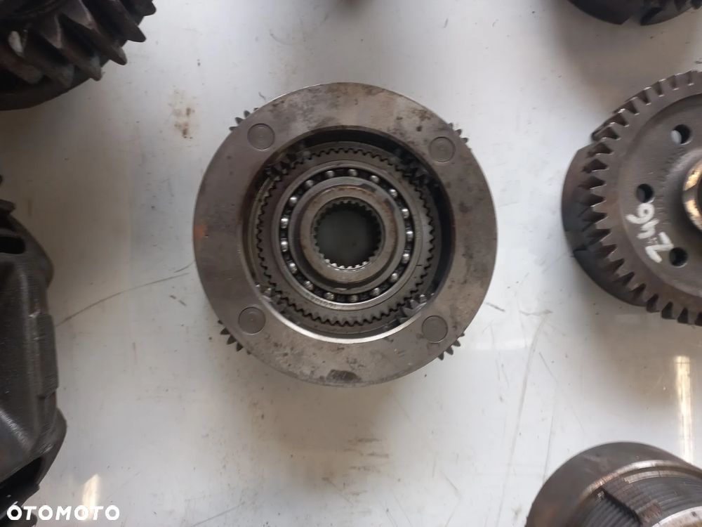 Części do koszy wom i przystawki napędu ,wałek,tarczki ,przekadki, Massey,Claas,Renault, 48z,47z,46z,Axion 55z,0016804,układ planetarny zwolnicy,ares 550,3x20z,3x19z,kosz dynashift,73z,pto 6475,wałek pto, - 10