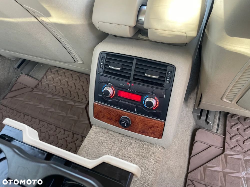 Audi A8 4.2 FSI Quattro - 11