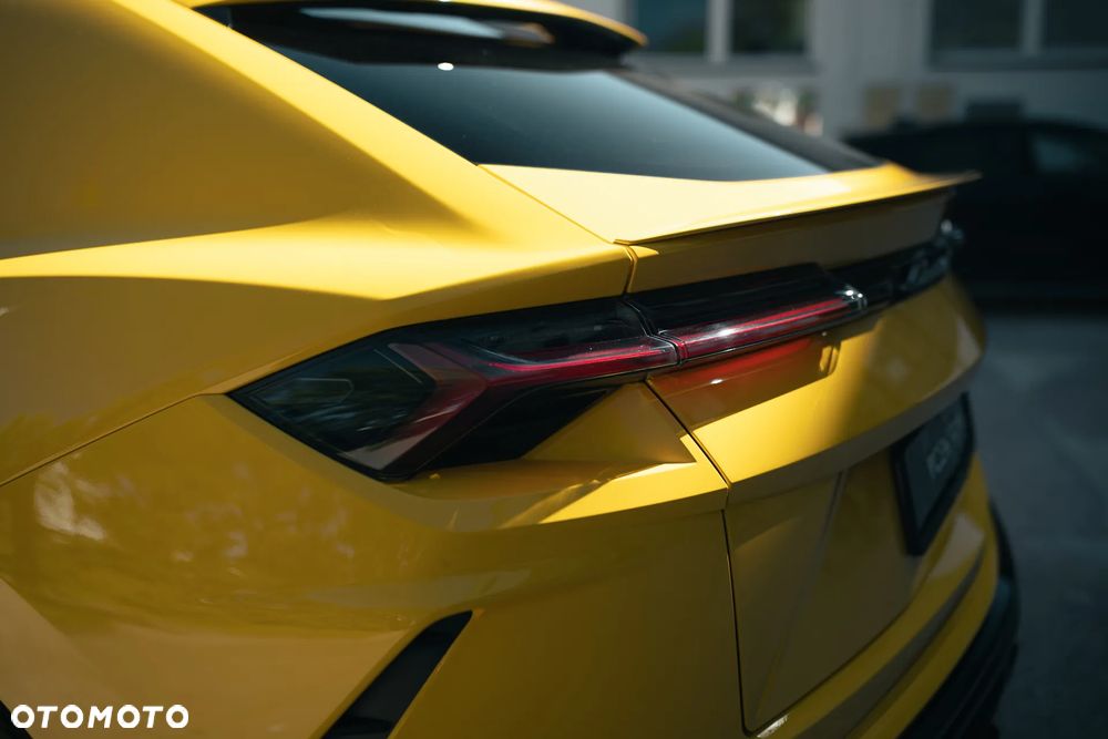 Lamborghini Urus Standard - 20