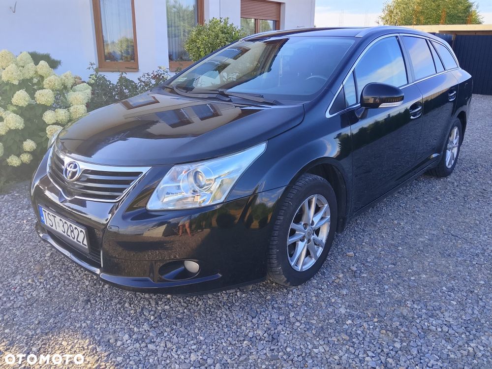 Toyota Avensis 2010 photo 2