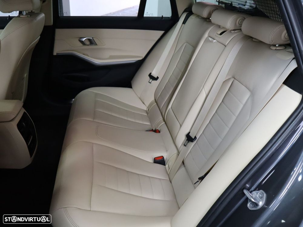 BMW 318 d Auto - 9