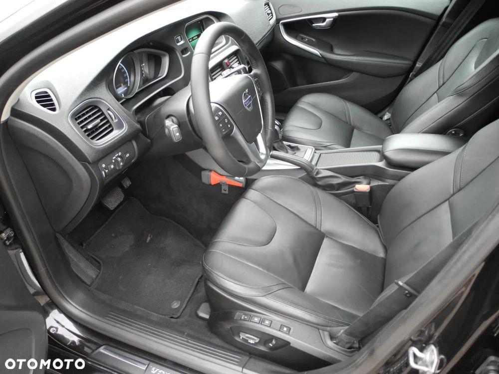 Volvo V40 D4 Geartronic Momentum - 13