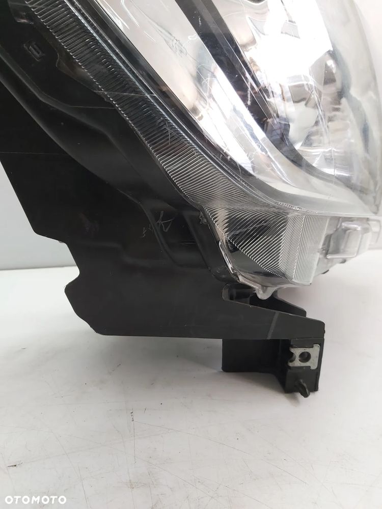 Lampa prawa reflektor Ford Ranger 3 III Lift 2015- - 13