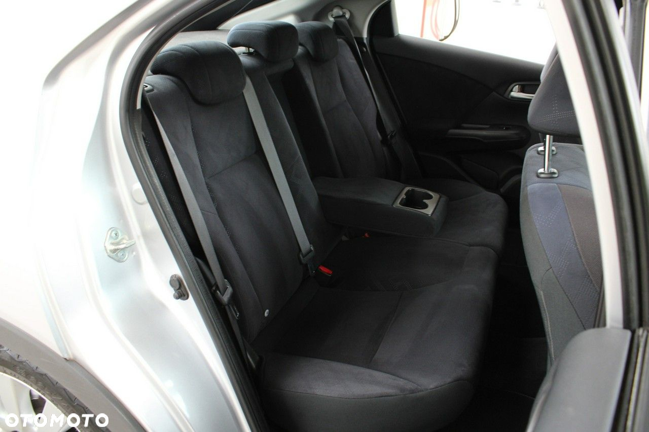 Honda Civic 1.8 i-VTEC Sport - 12