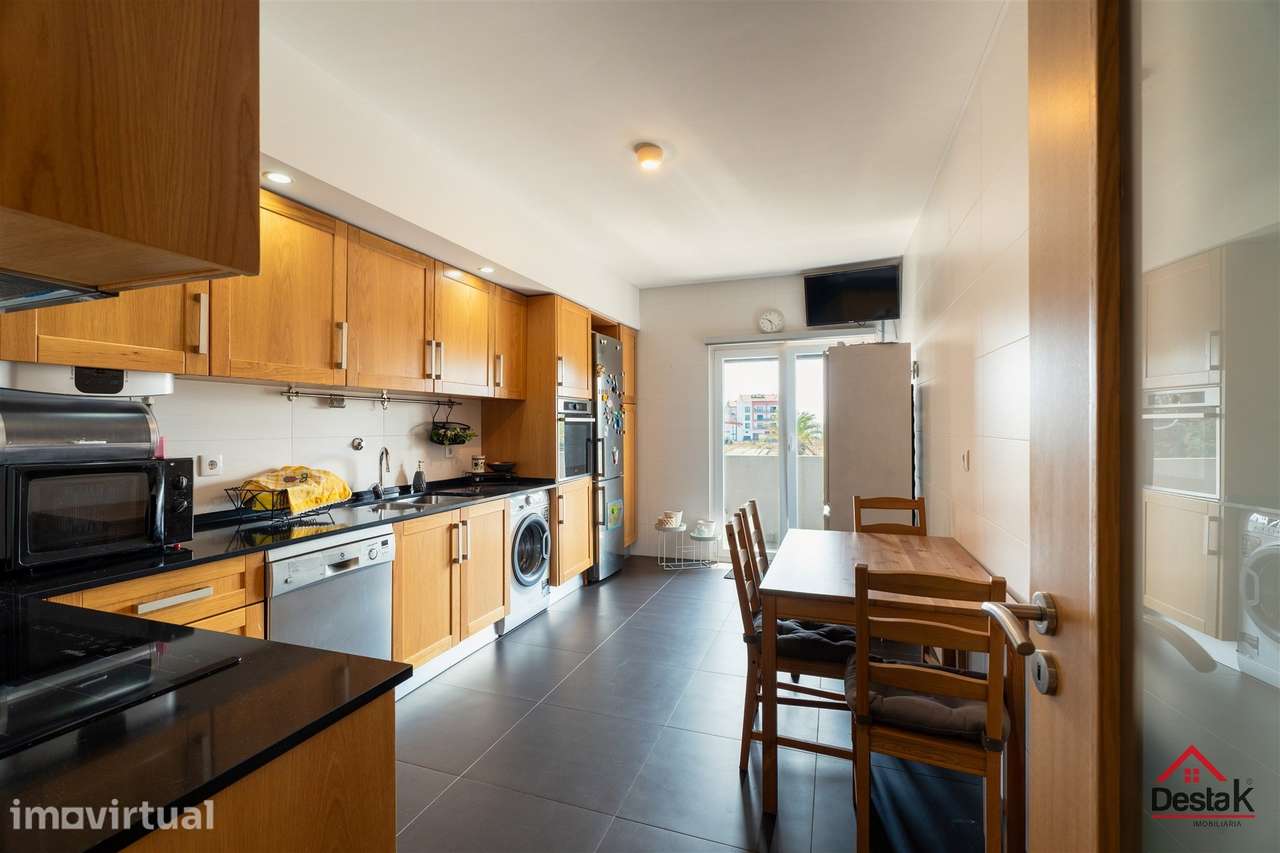 Apartamento T3 Duplex na  venda na Avenida dos Ferroviários em Pinhal - Grande imagem: 5/28