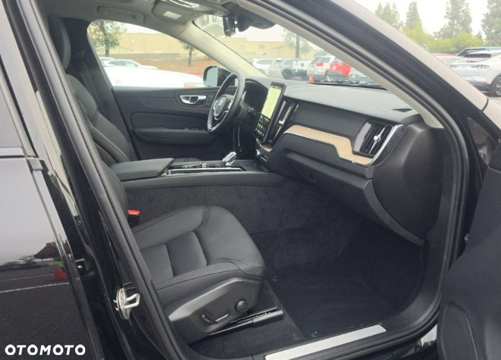 Volvo XC 60 B5 B AWD Plus Dark - 10