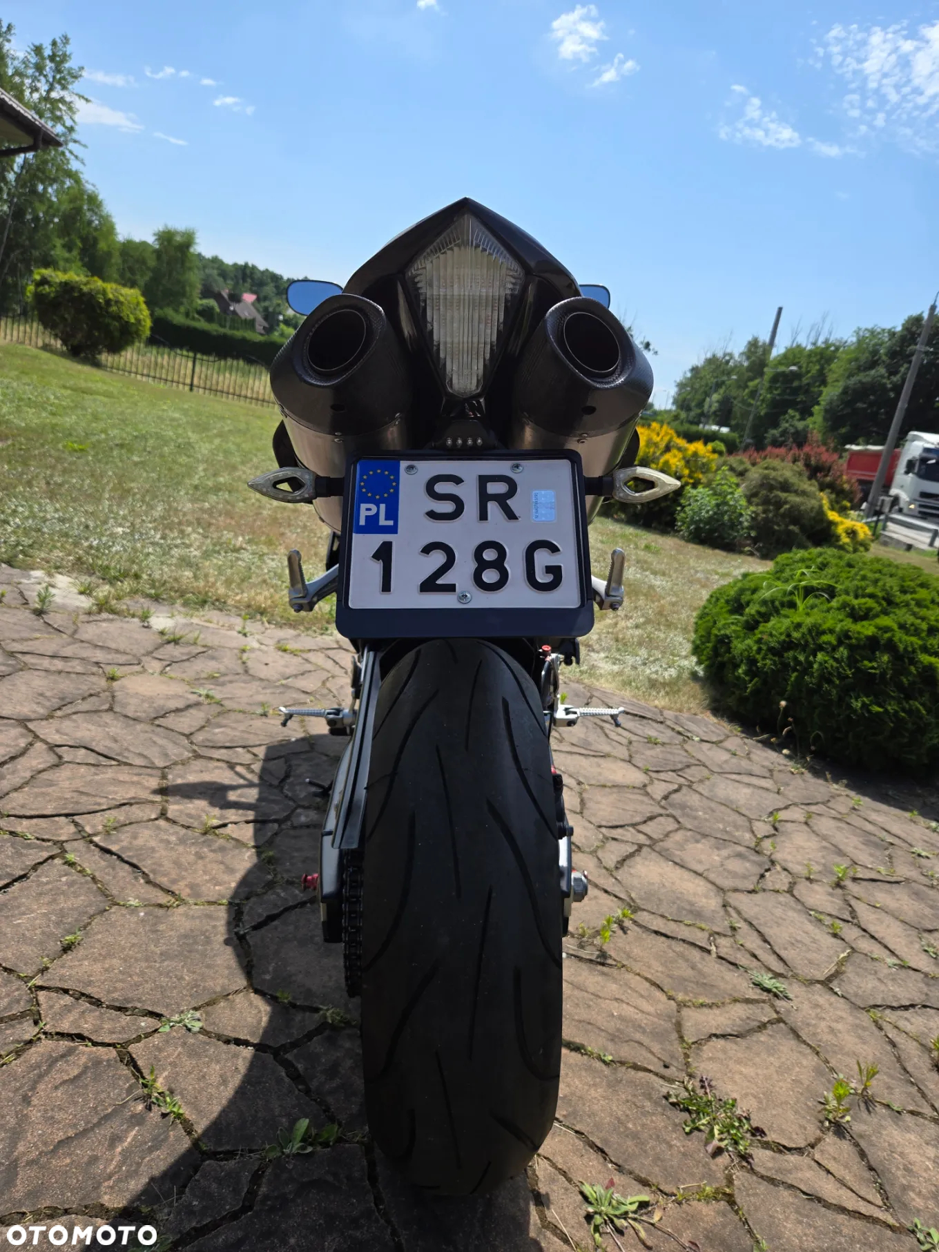 Yamaha R1 - 7