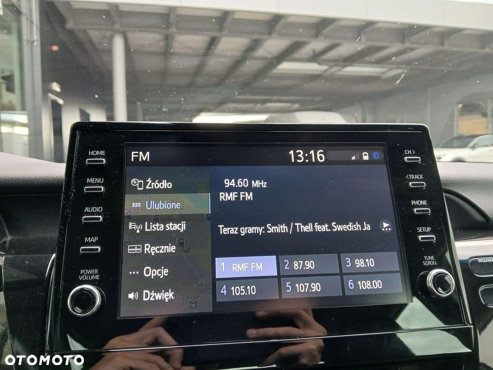 Toyota Camry - 21