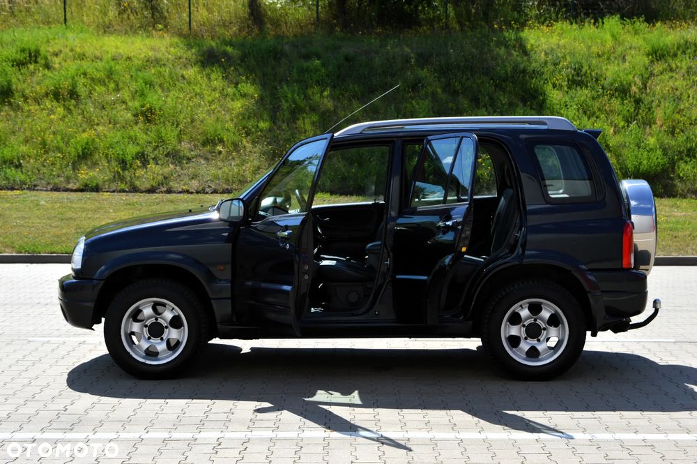 Suzuki Grand Vitara 2.0 - 26