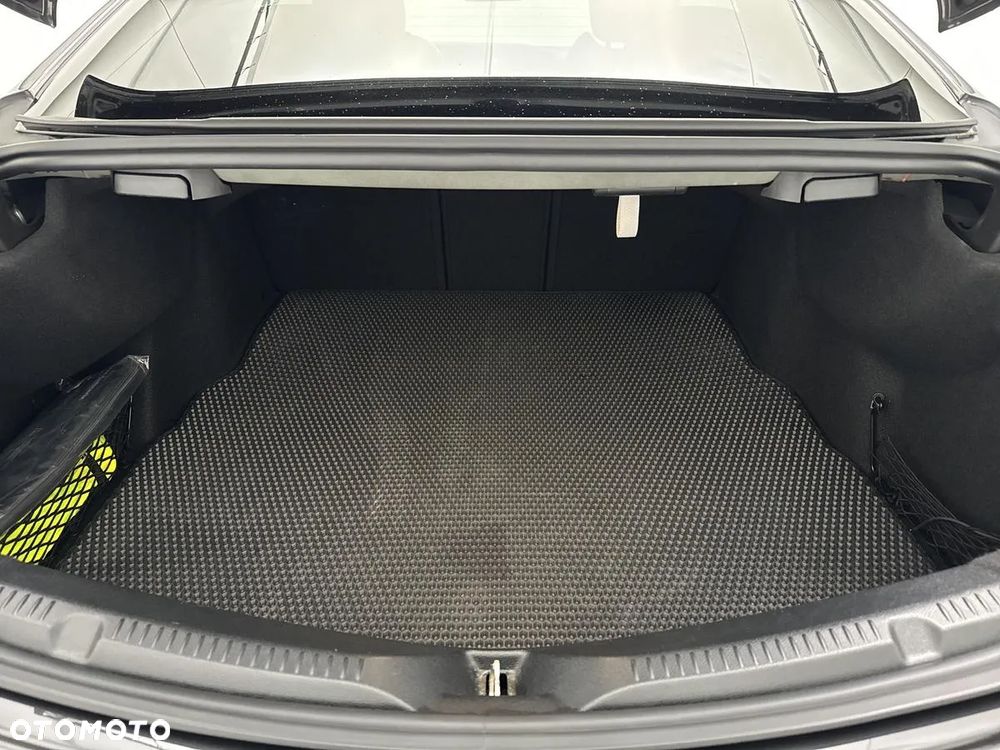 Mercedes-Benz Klasa E 300 d 4Matic 9G-TRONIC Night Edition - 24