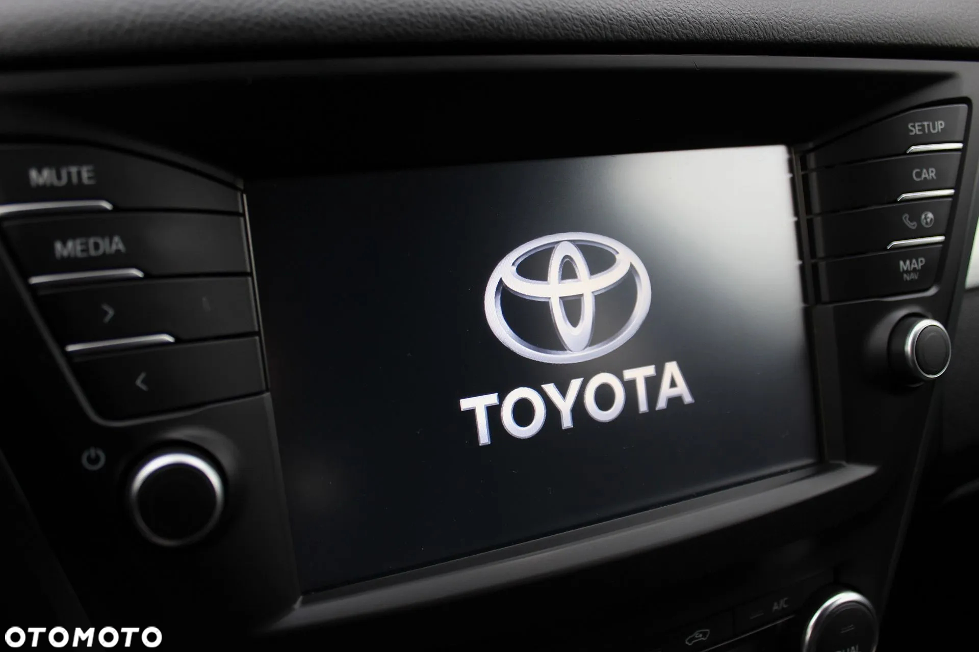 Toyota Avensis 2.0 D-4D Selection - 11