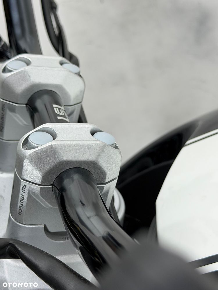 BMW R - 19