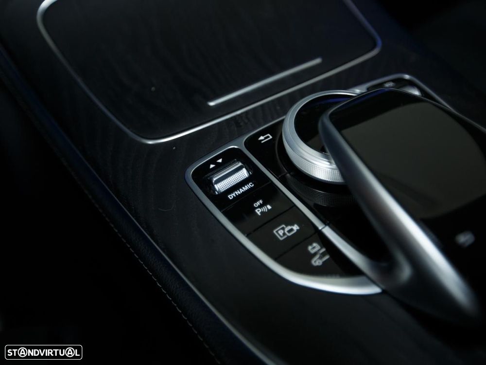 Mercedes-Benz E 300 de AMG Line - 19