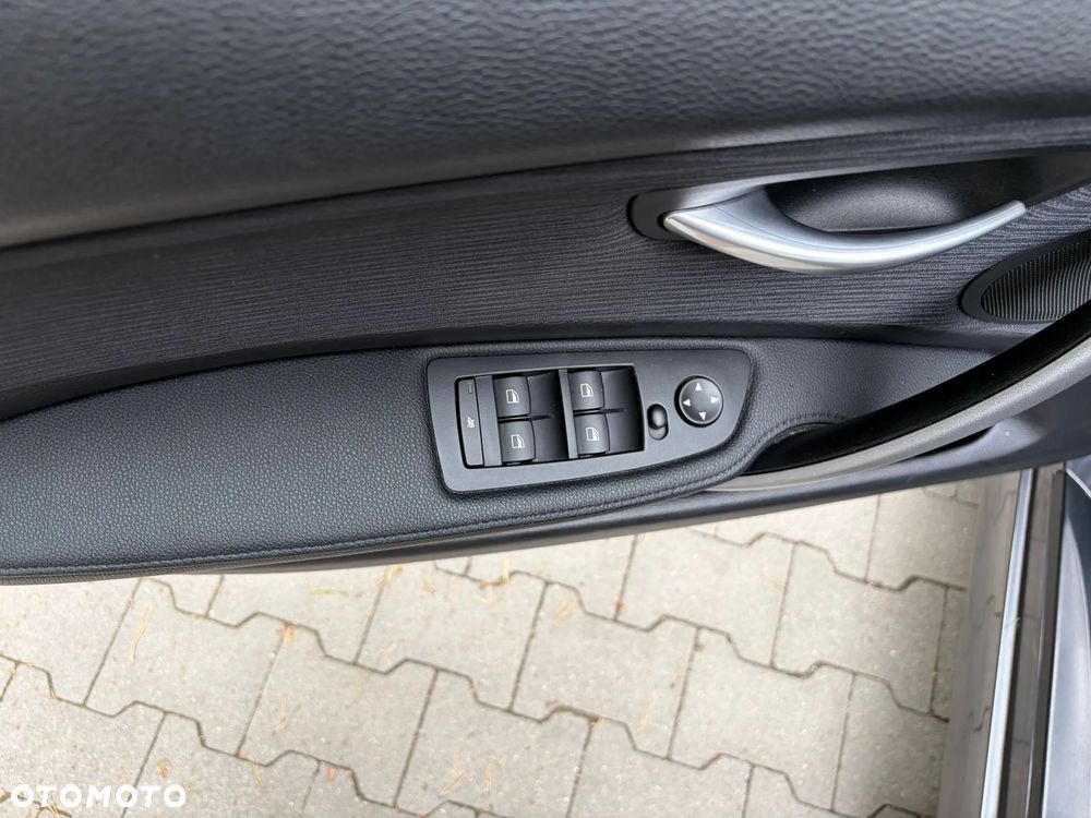 BMW Seria 1 116i - 13