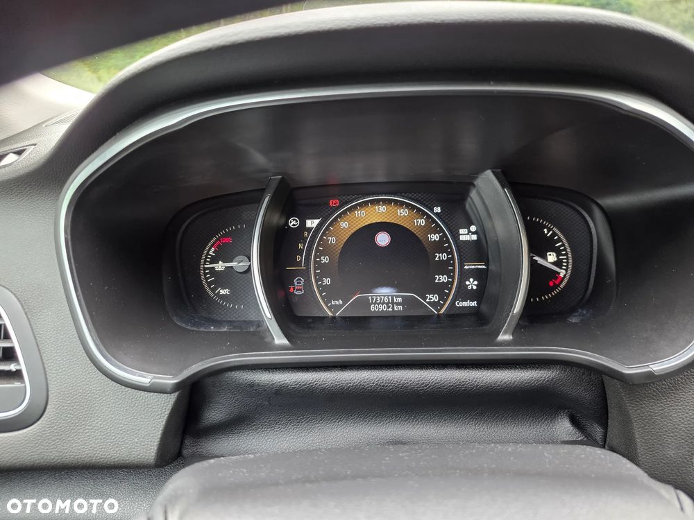 Renault Megane 1.6 TCe GT EDC - 8
