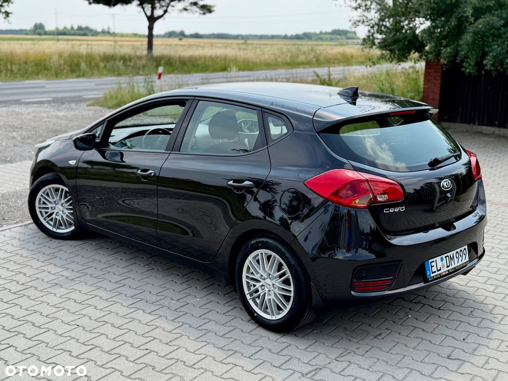 Kia Ceed 1.4 CVVT Vision - 30