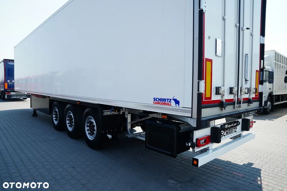 Schmitz Cargobull / CHŁODNIA / VECTOR 1550 / PALECIARA / OŚ PODNOSZONA / 2026 ROK / - 11