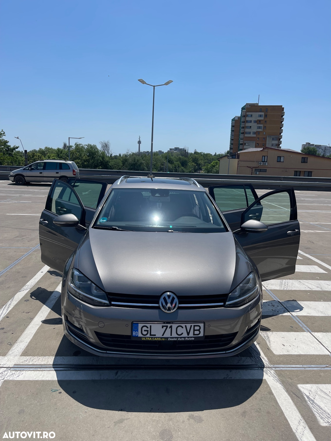 Volkswagen Golf 1.6 TDI BMT Comfortline - 14