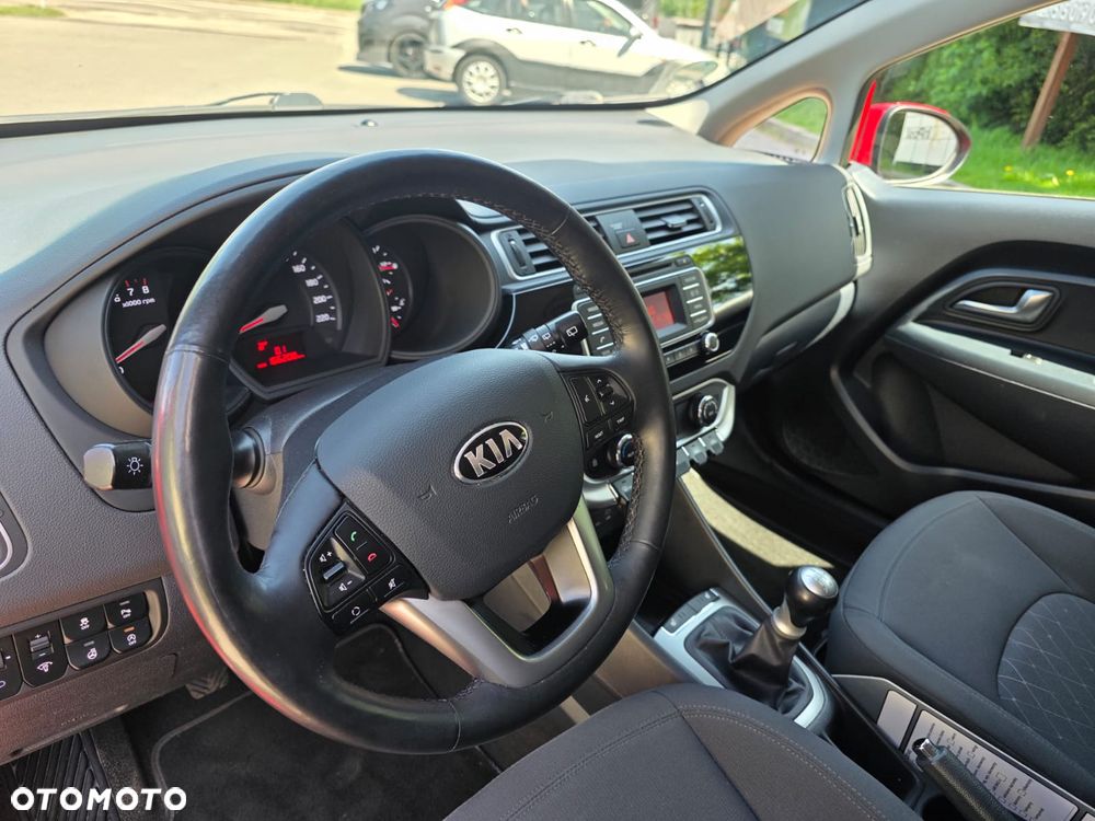 Kia Rio 1.2 Dream Team Edition - 4