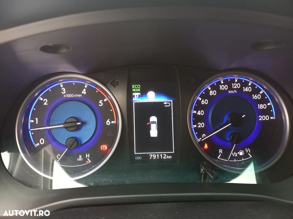 Toyota Hilux 4x4 Double Cab A/T Invincible - 17