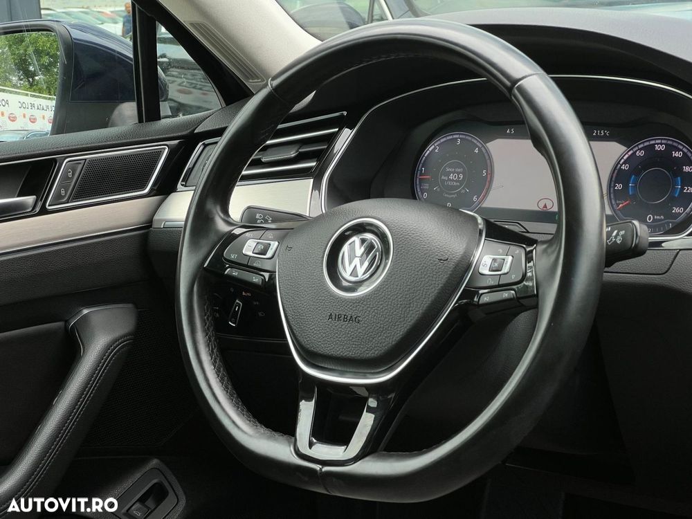 Volkswagen Passat - 11