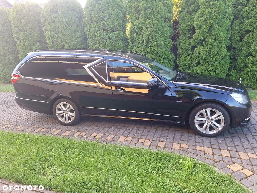 Mercedes-Benz Klasa E 200 CGI BlueEffICIENCY Avantgarde - 2