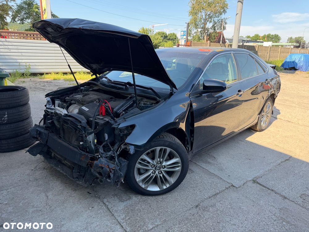 Toyota Camry 2.5 LE - 1