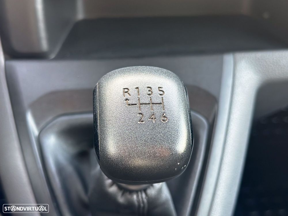 Peugeot Expert 2.0 BlueHDi L2H1 Semi-Vidrado - 18