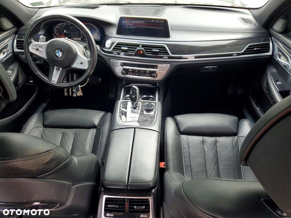 BMW Seria 7 750i xDrive - 9