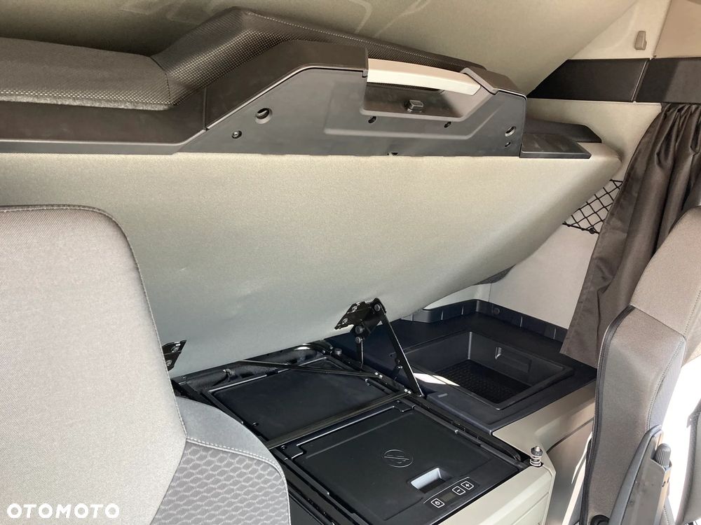 MAN MAN TGL 12.250 4x2 BL CH - 15