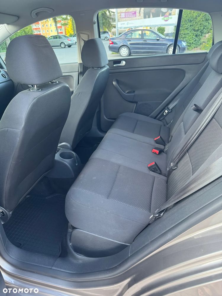 Volkswagen Golf Plus - 10