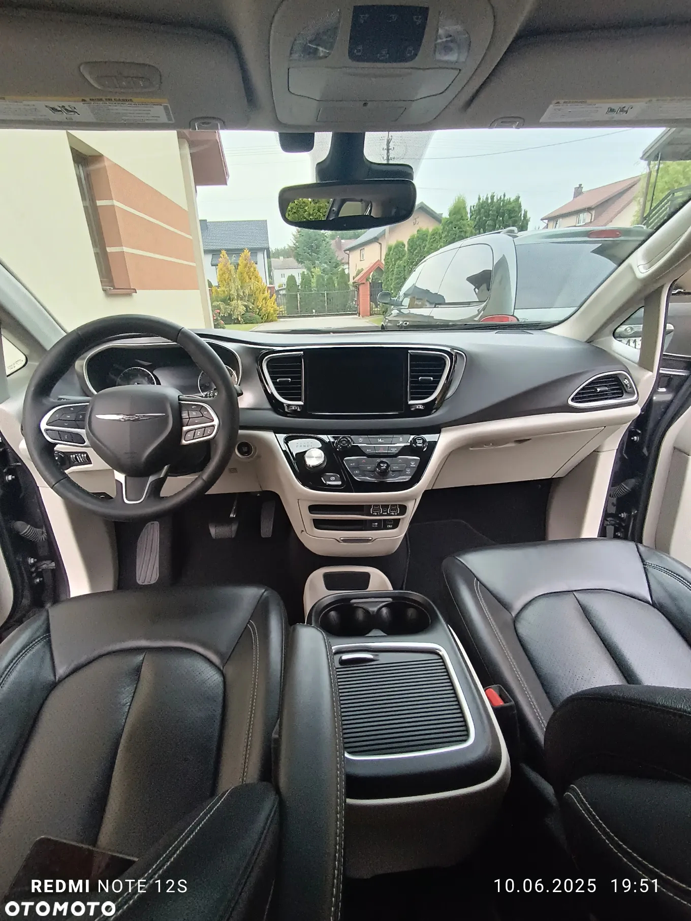 Chrysler Pacifica - 13