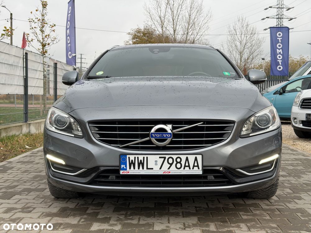 Volvo V60 D5 AWD Momentum - 12