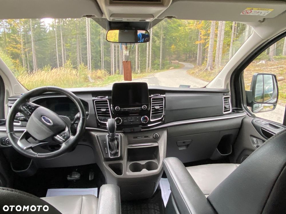 Ford Tourneo Custom - 12