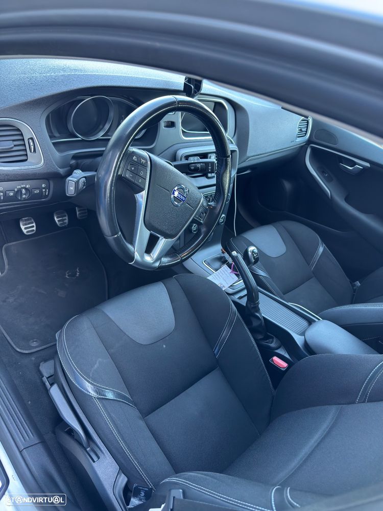 Volvo V40 D2 Kinetic - 16