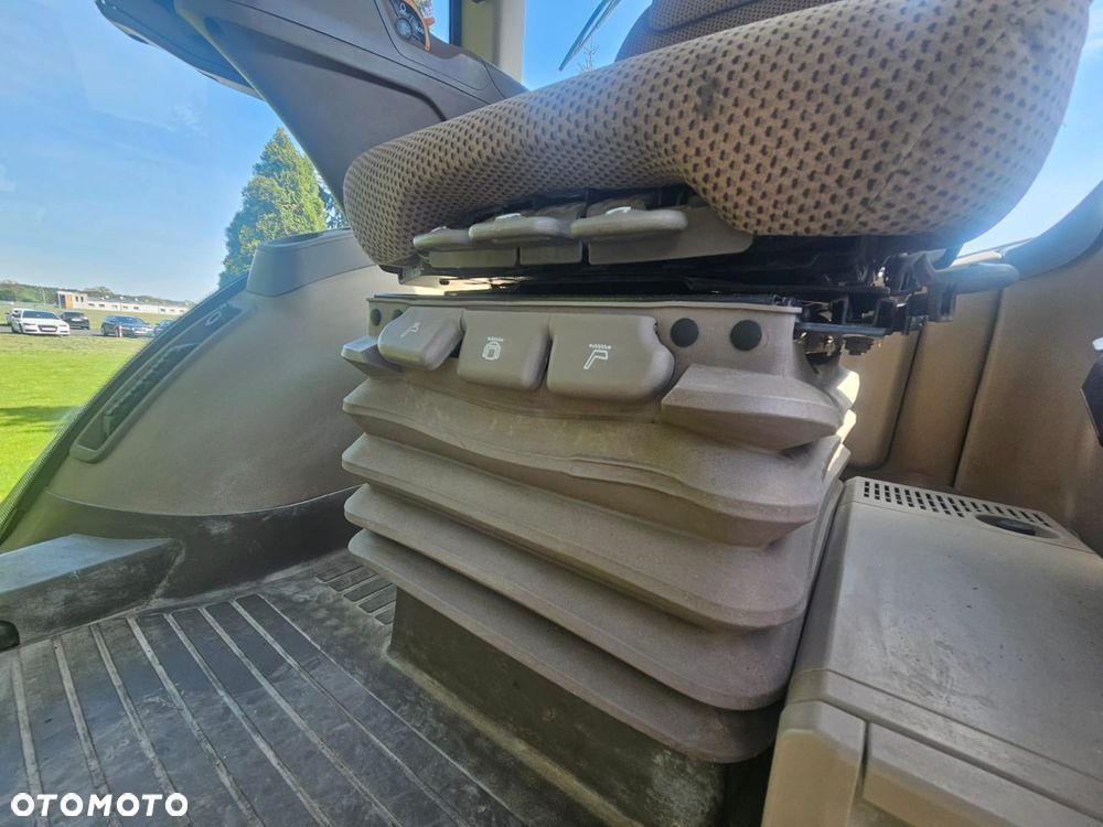 John Deere 8245R - 17