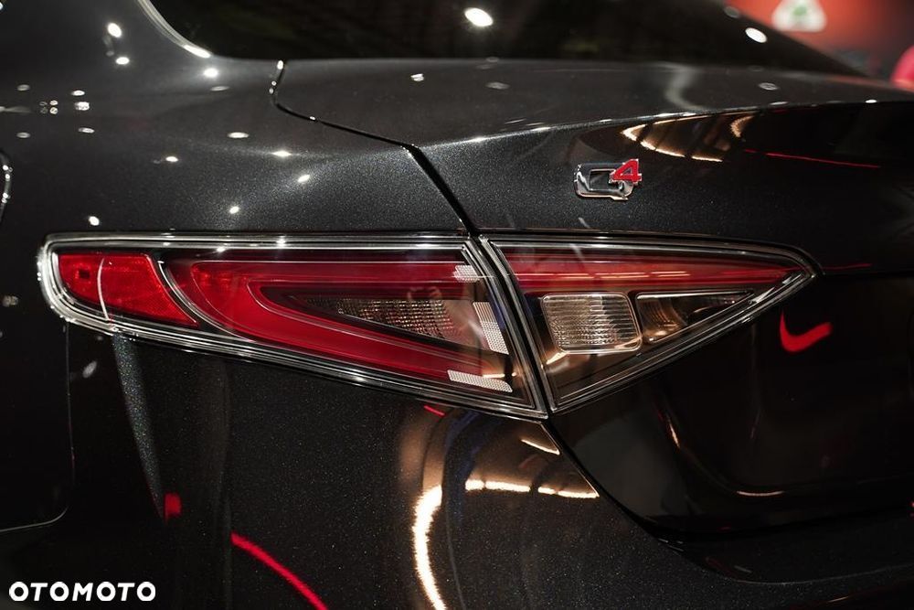 Alfa Romeo Giulia 2.0 Turbo Veloce Q4 - 18