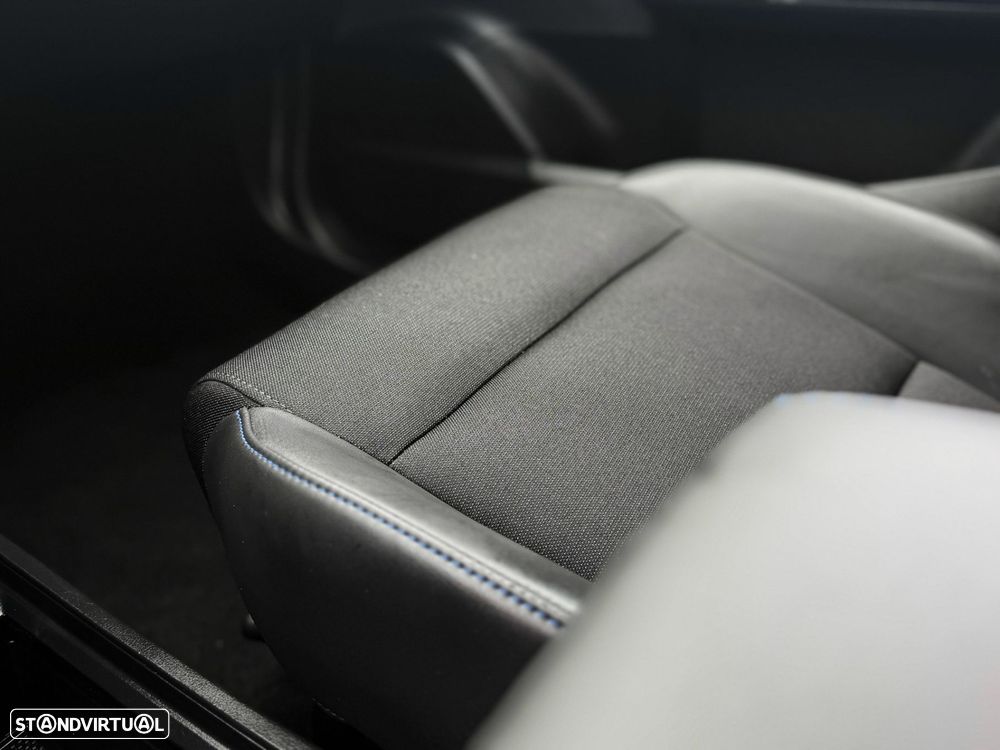 MG MG4 64 kWh Luxury - 14