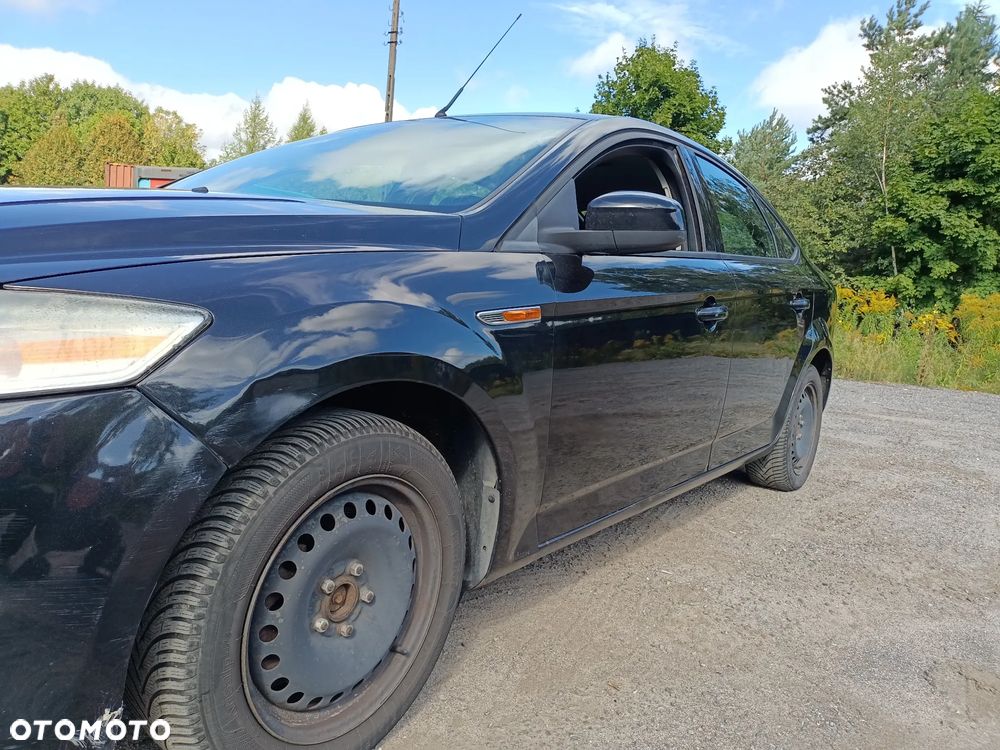 Ford Mondeo 2.0 Ambiente - 8