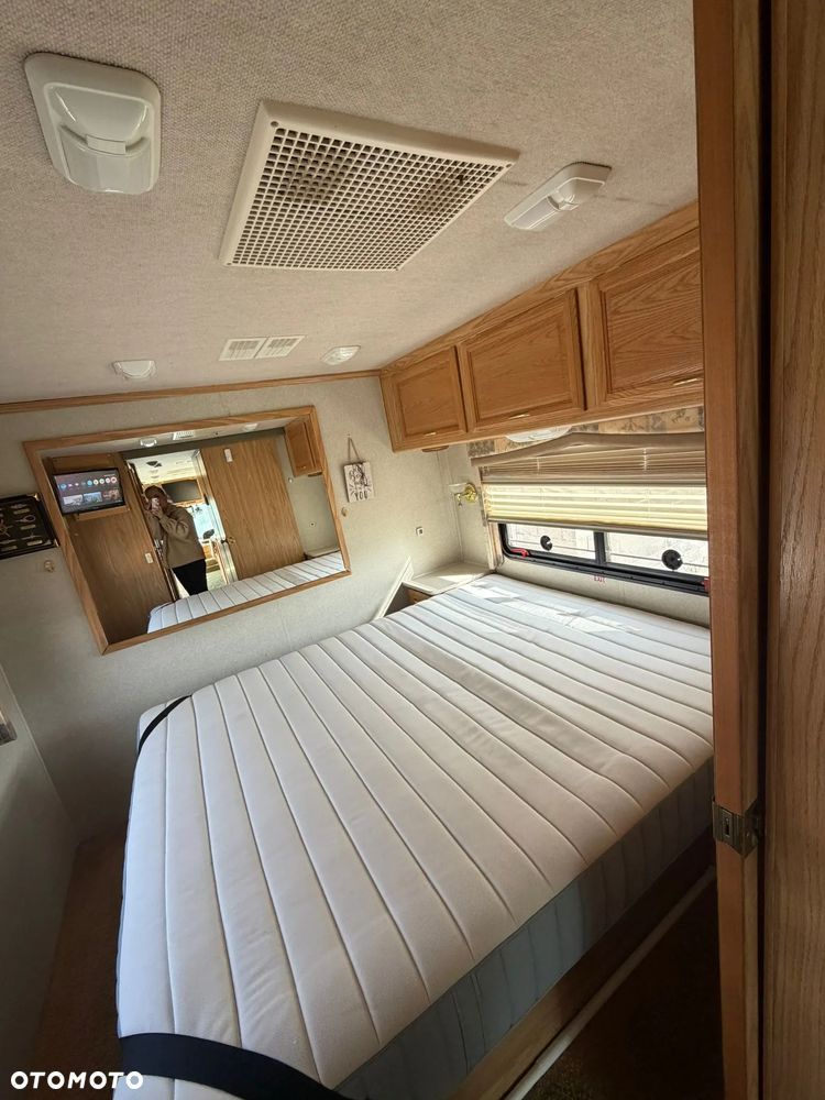Inny Fleetwood Bounder 34T - 21