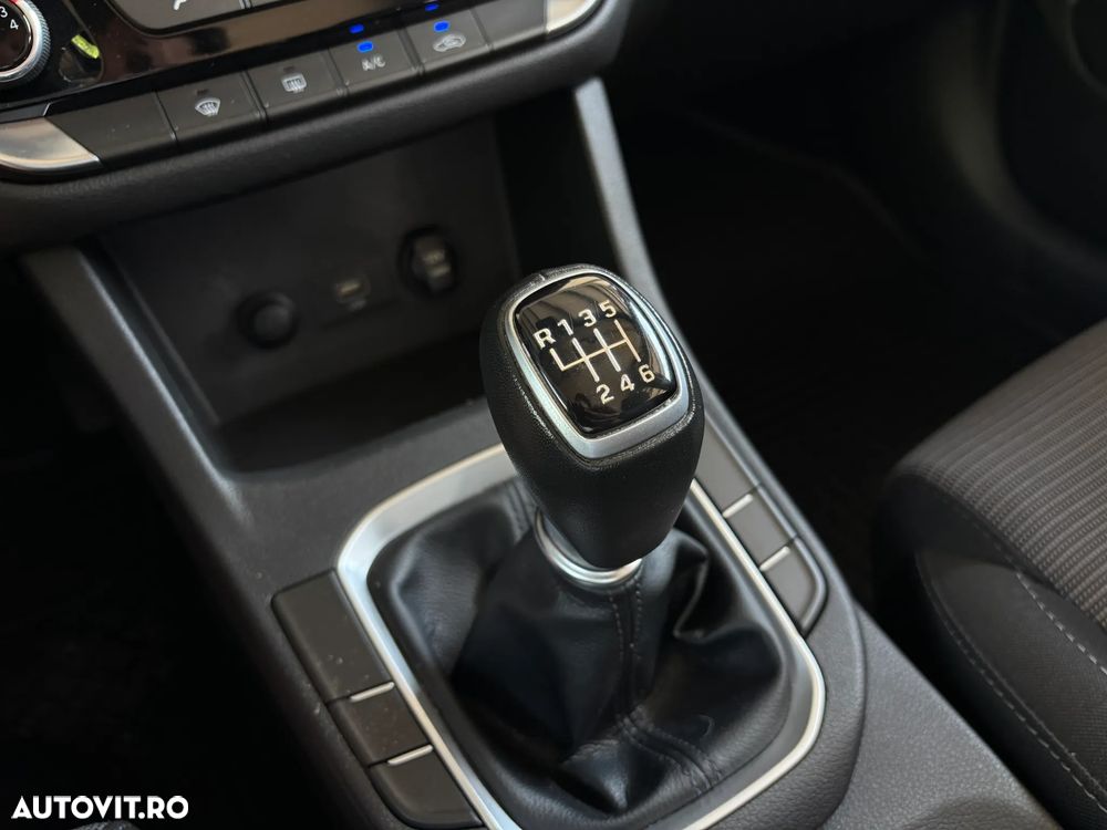 Hyundai i30 1.5 110CP M/T Comfort - 26