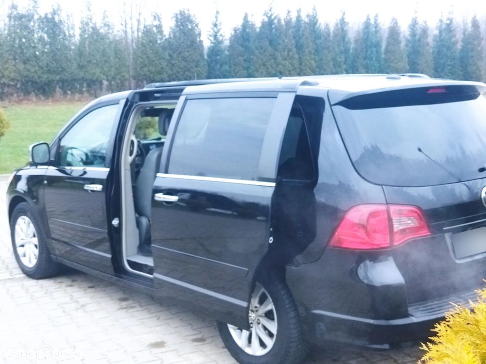 Volkswagen Routan - 18