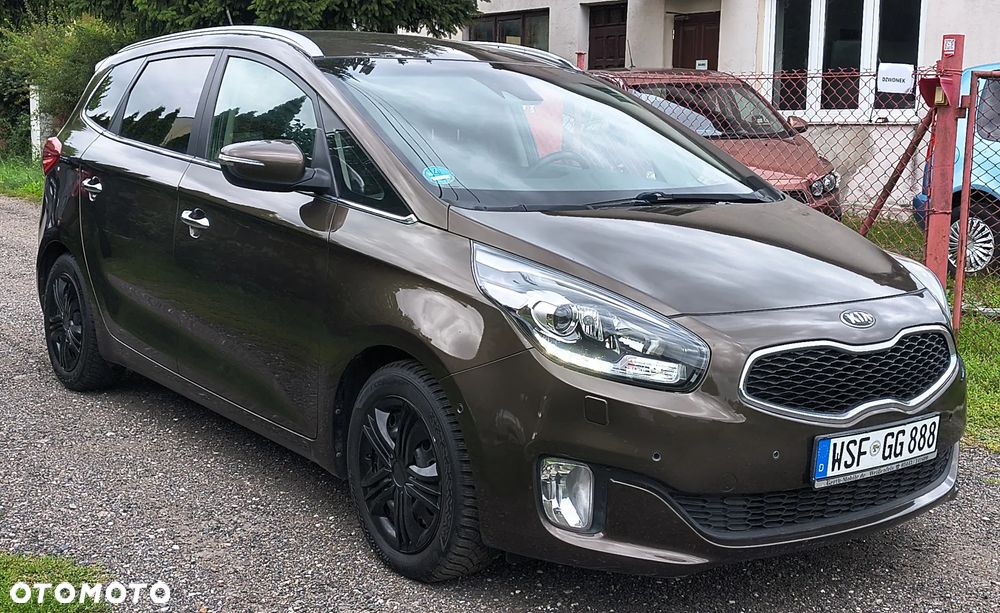 Kia Carens 1.7 CRDi 136 Fifa World Cup Edition - 1