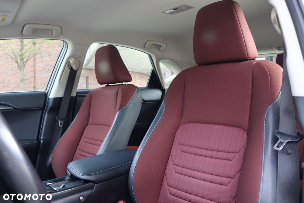 Lexus NX 300h Comfort AWD - 24