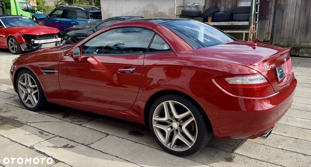 Mercedes-Benz SLK 250 CGI - 12