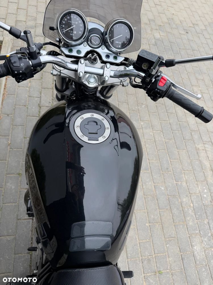Suzuki GSX - 24