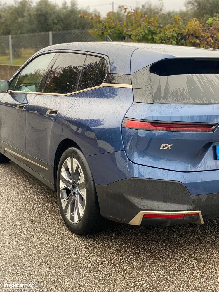 BMW iX xDrive40 - 13