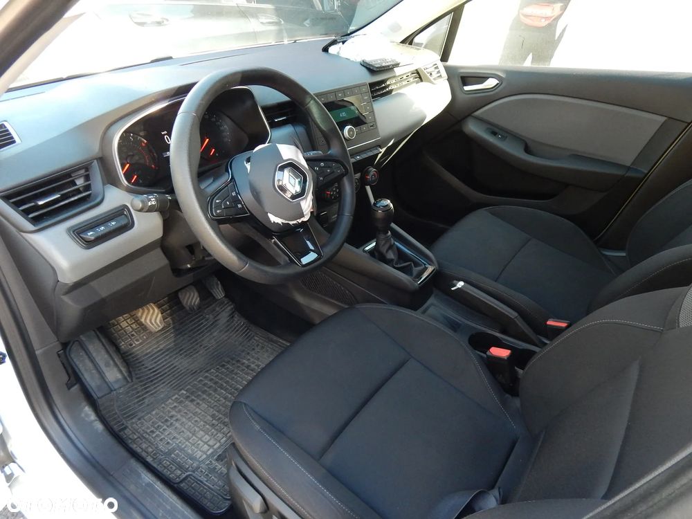 Renault Clio - 13