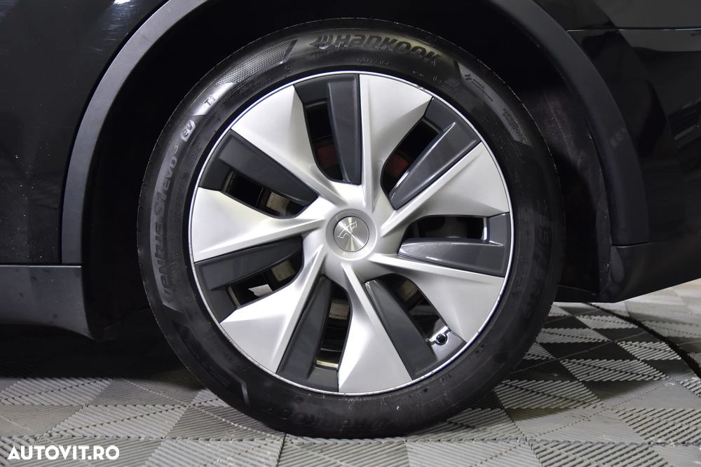 Tesla Model Y RWD - 13