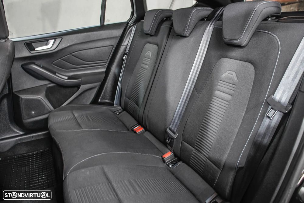 Ford Focus SW 1.5 TDCi EcoBlue Active - 9